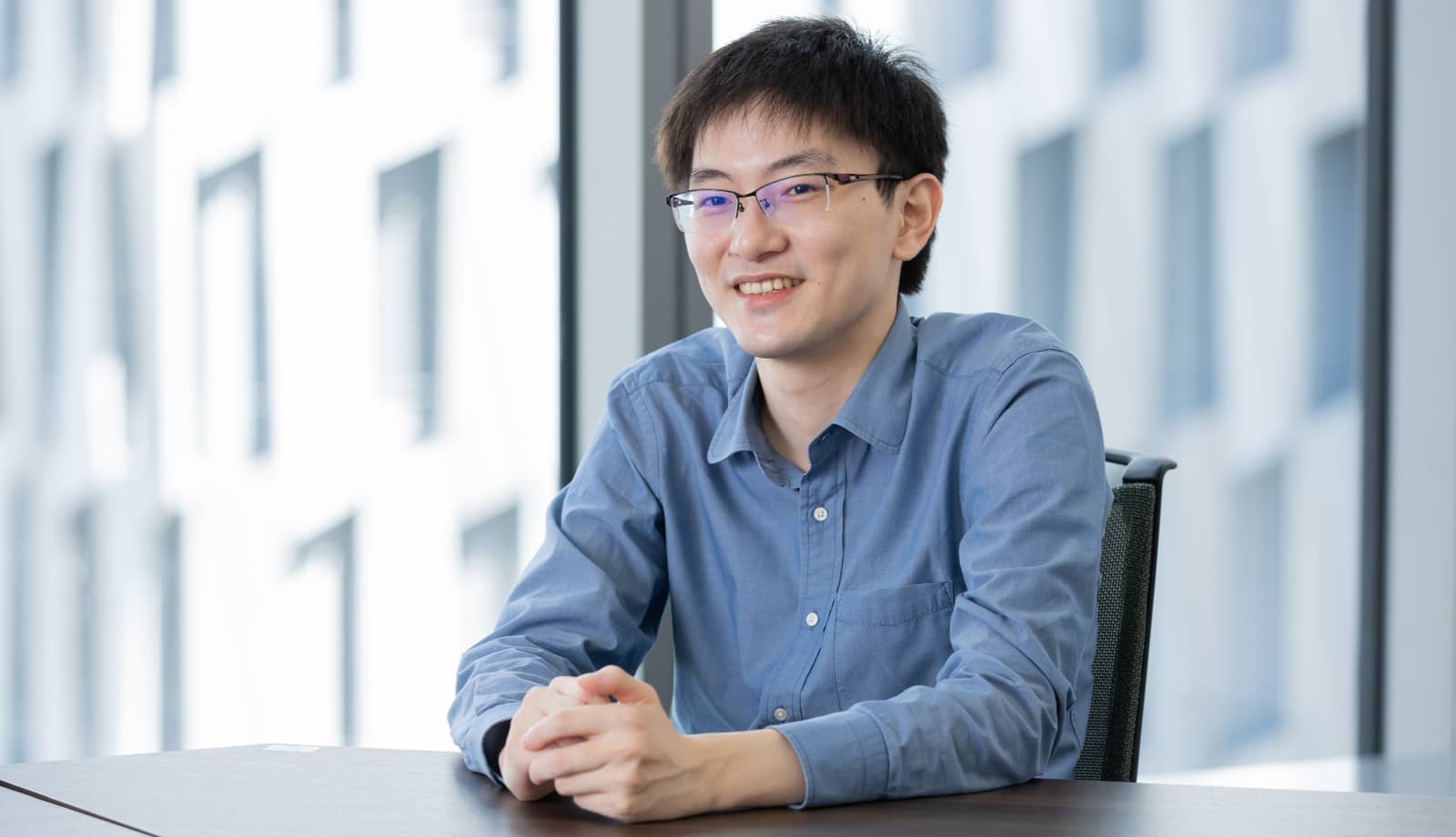 業務外のことも積極的に話しかけて相談しやすい関係性をつくる