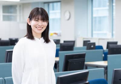 分析ツールやAIを駆使しながら、自分の立てた仮説を証明していく